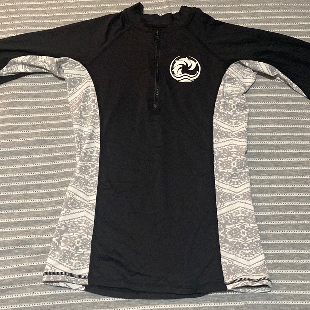 WRV swim/surf rash guard